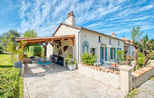 Bosset House | Gorgeous Home In Bosset