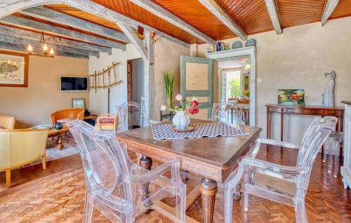 Bosset House | Gorgeous Home In Bosset