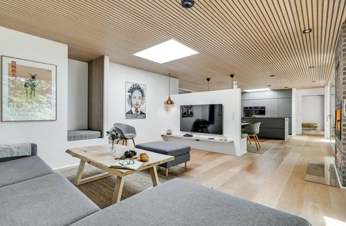 Bryrup House | Gorgeous home in Bryrup with kitchen