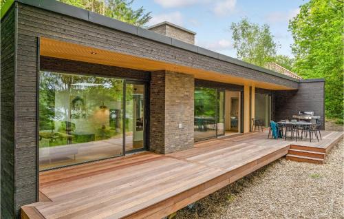 Bryrup House | Gorgeous Home In Bryrup With Kitchen