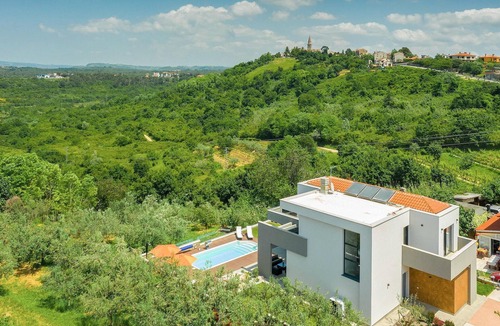 Buje House | Gorgeous home in Buje