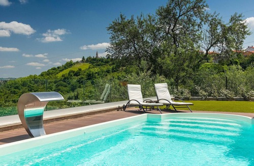 Buje House | Gorgeous home in Buje