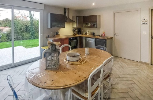 Carly House | Gorgeous home in Carly with WiFi
