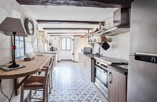 Cellefrouin House | Gorgeous home in Cellefrouin with WiFi
