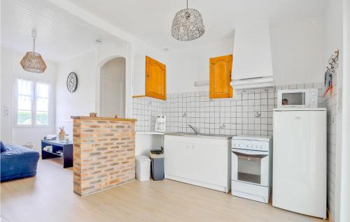 Creances House | Gorgeous Home In Creances-Plage