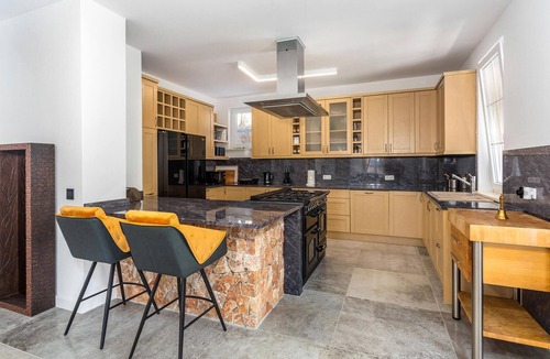 Cres House | Gorgeous home in Cres with kitchen