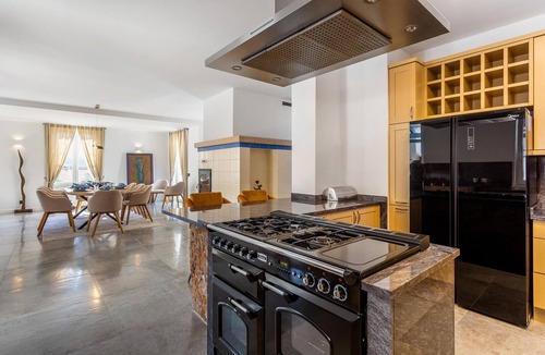 Cres House | Gorgeous home in Cres with kitchen