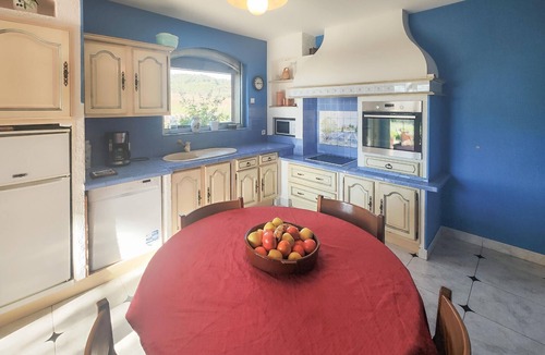 Cruzy House | Gorgeous home in Cruzy