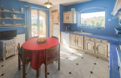 Cruzy House | Gorgeous home in Cruzy