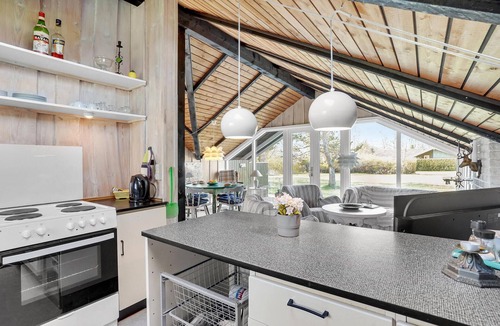 Dannemare House | Gorgeous home in Dannemare with kitchen