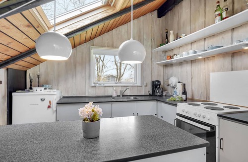 Dannemare House | Gorgeous home in Dannemare with kitchen