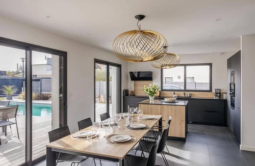 Dinard House | Gorgeous home in Dinard with private swimming pool, can be inside or outside