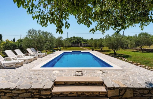 Velim House | Gorgeous home in Donji Kasic