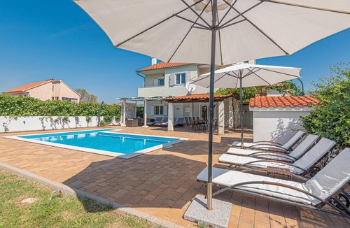 Sibenik House | Gorgeous home in Dubrava