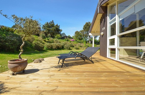 Ebeltoft House | Gorgeous home in Ebeltoft with kitchen