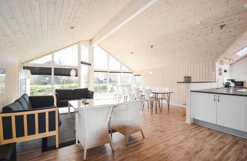 Elsegarde Strand House | Gorgeous home in Ebeltoft with sauna