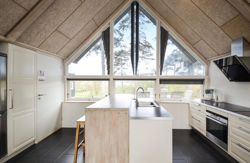 Ebeltoft House | Gorgeous home in Ebeltoft with kitchen