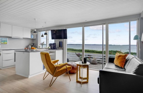 Egsmark Strand House | Gorgeous home in Ebeltoft with kitchen