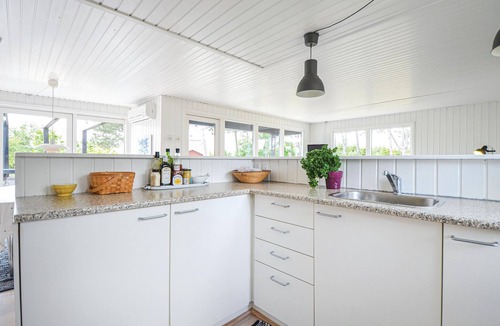 Ebeltoft House | Gorgeous home in Ebeltoft with kitchen