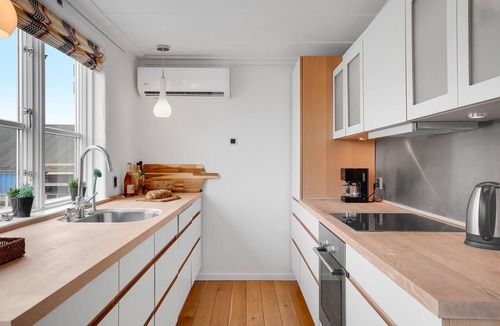 Øer Strand House | Gorgeous home in Ebeltoft with sauna