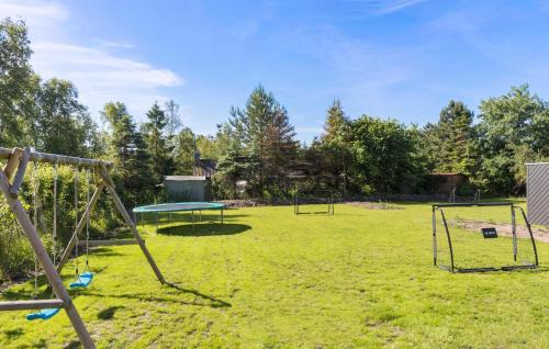 Øer Strand House | Gorgeous Home In Ebeltoft With Kitchen