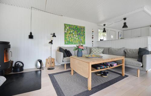 Ebeltoft House | Gorgeous Home In Ebeltoft With Kitchen