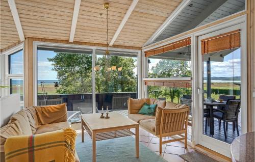 Lyngsbæk Strand House | Gorgeous Home In Ebeltoft With Sauna