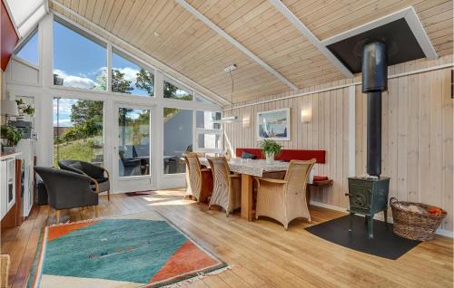 Lyngsbæk Strand House | Gorgeous Home In Ebeltoft With Sauna
