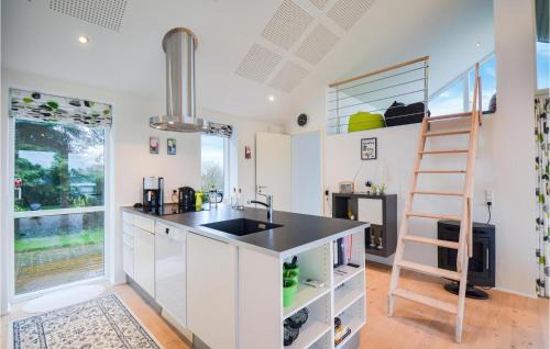 Egsmark Strand House | Gorgeous Home In Ebeltoft With Wifi