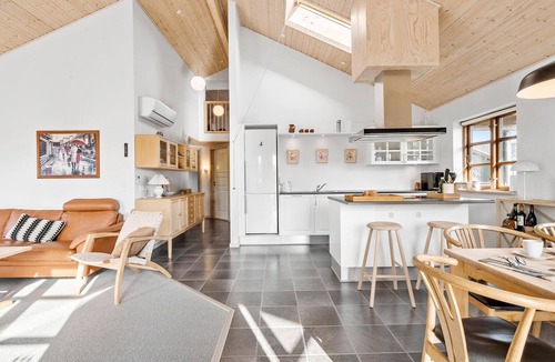 Krejbjerg House | Gorgeous home in Ejstrupholm with WiFi