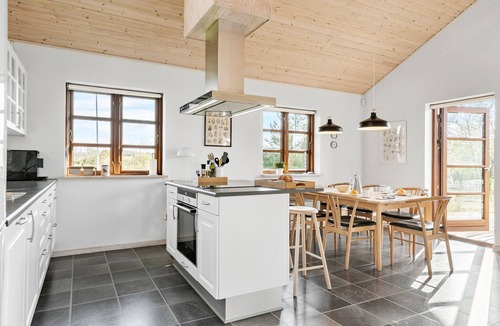 Krejbjerg House | Gorgeous home in Ejstrupholm with WiFi
