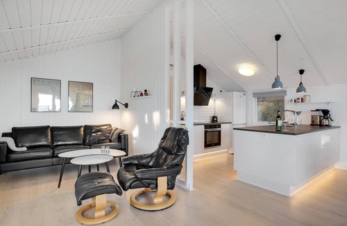 Sjaelborg House | Gorgeous home in Esbjerg V