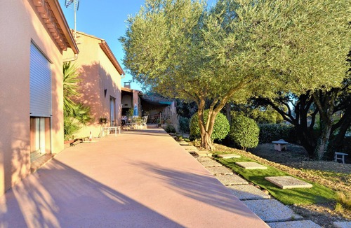 Eyragues House | Gorgeous home in Eyragues