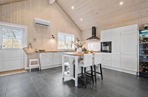 Ordrup House | Gorgeous home in Fårevejle with kitchen