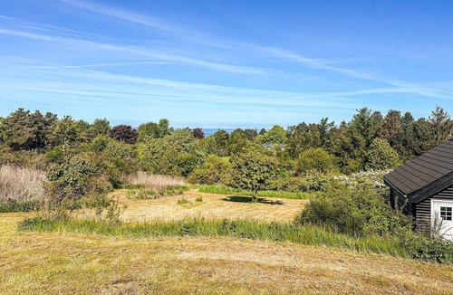 Ordrup House | Gorgeous home in Fårevejle with kitchen