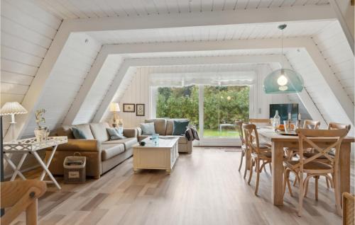 Gatten House | Gorgeous Home In Farsø With Kitchen