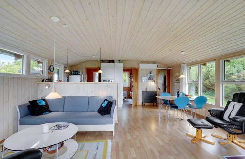 Hvalpsund House | Gorgeous home in Farsø with kitchen