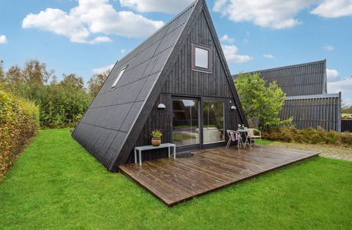 Gatten House | Gorgeous home in Farsø with kitchen