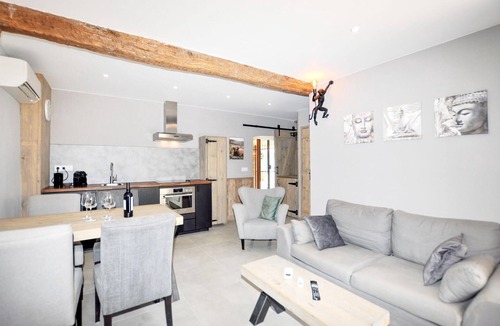 Montauriol House | Gorgeous home in Fourques with WiFi