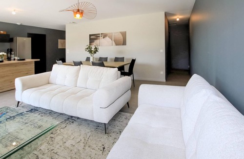 Sauzet House | Gorgeous home in Cléon d'Andran