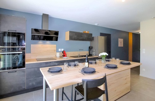 Sauzet House | Gorgeous home in Cléon d'Andran