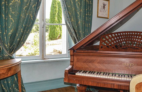 Mouterre-Silly House | Gorgeous home in Mouterre-Silly