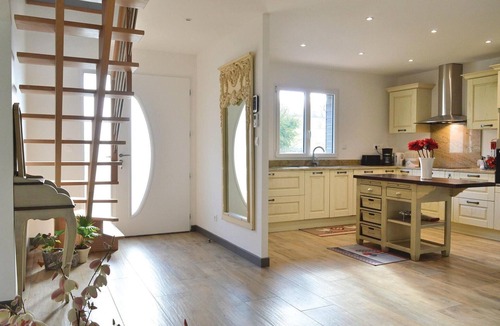 Saint-Denoeux House | Gorgeous home in Saint-Denoeux with sauna