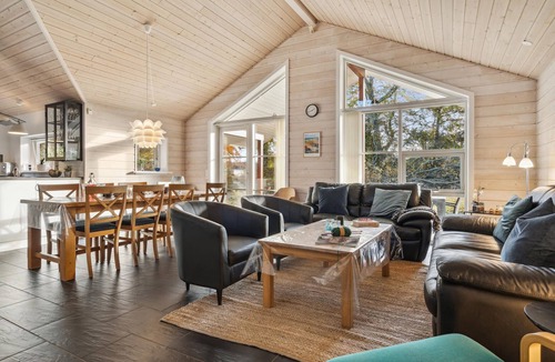 Fjellerup House | Gorgeous home in Glesborg with WiFi