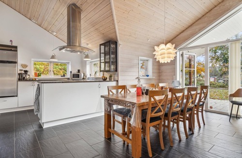 Fjellerup House | Gorgeous home in Glesborg with WiFi