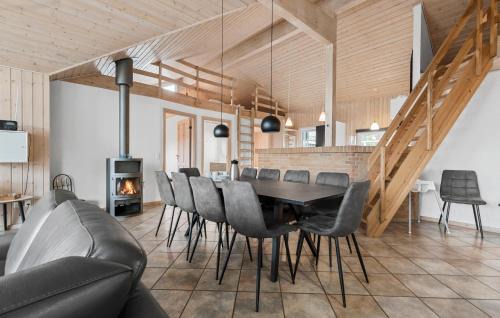 Fjellerup Strand House | Gorgeous Home In Glesborg With Sauna