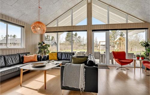 Fjellerup House | Gorgeous Home In Glesborg With Sauna