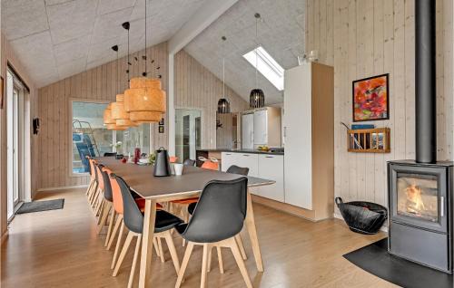 Fjellerup House | Gorgeous Home In Glesborg With Sauna