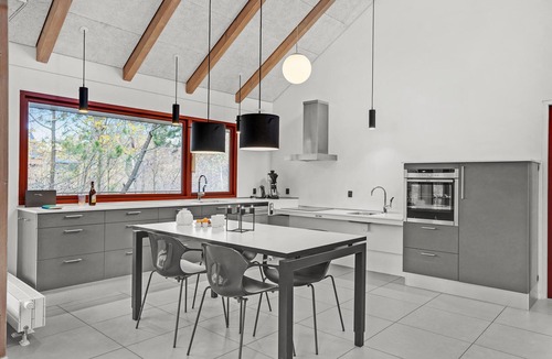 Grena Strand House | Gorgeous home in Grenaa with WiFi