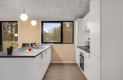 Grenaa House | Gorgeous home in Grenaa with sauna